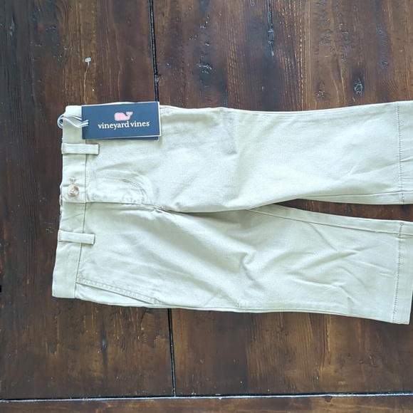 Vineyard Vines Other - Vineyard Vines khakis, 2T
